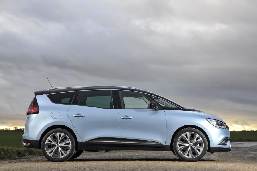  Renault Grand Scenic 2016 года  (UK) (фото 18 из 32)